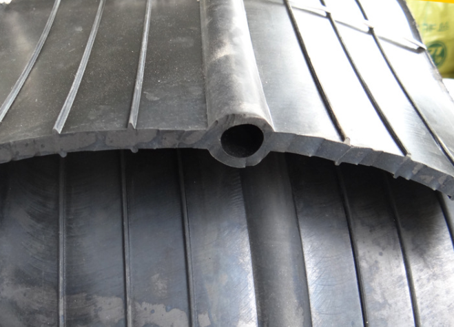 White Polyester Core Material 200mm Width PVC Water Stop Belt for Concrete Joint Sealing 1