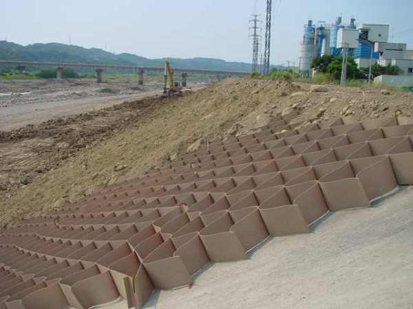 Geocell Gravel Grid for Slope Protection 5-20CM Size Customizable and Easy to Install 6