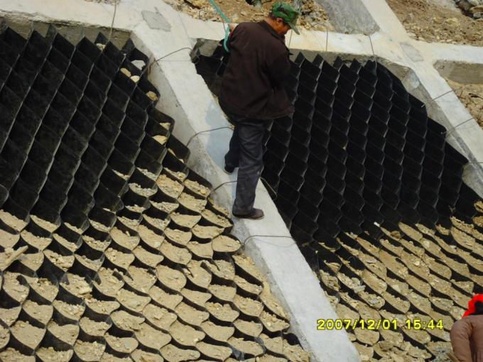 Geocell Gravel Grid for Slope Protection 5-20CM Size Customizable and Easy to Install 8